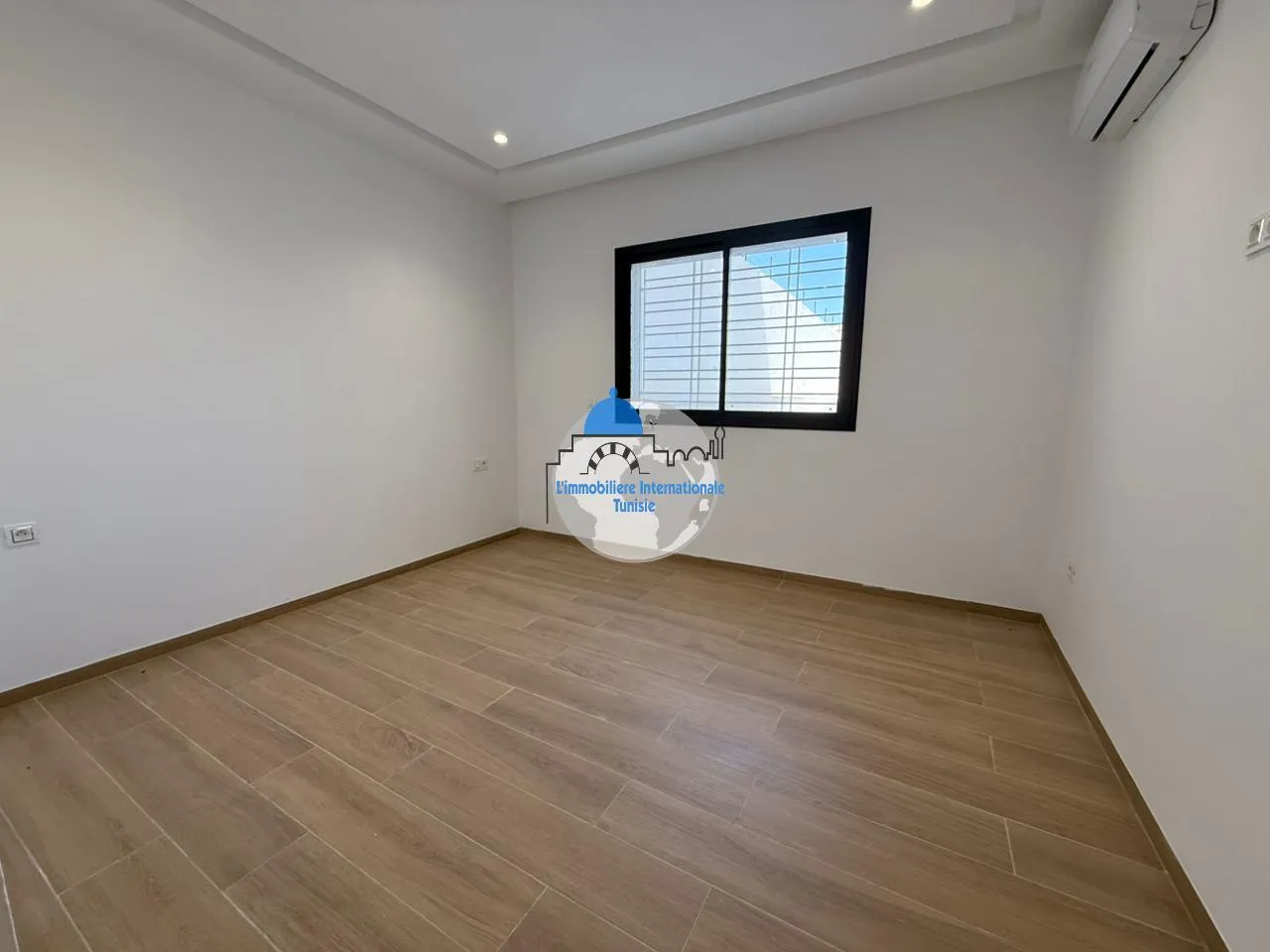 A vendre un appartement S+2 au Rez-de-chaussée de 120 m² à une résidence d'exception  R+4 à Sahloul 4 