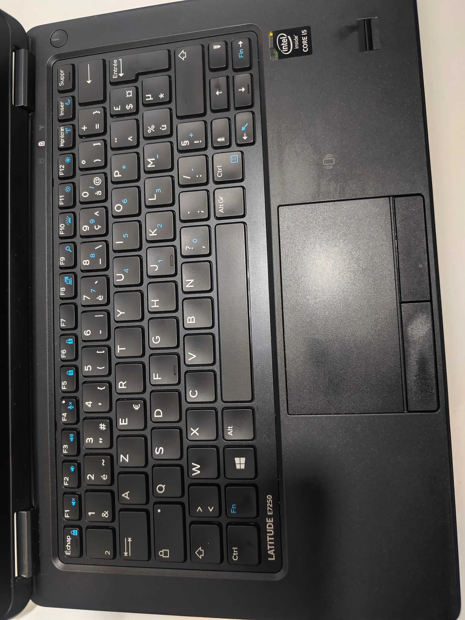 DELL LATITUDE e7250 - CHAMPION D'AUTONOMIE CONFIGURATION ! Processeur: Intel Core i5-5300U RAM: 8 Go