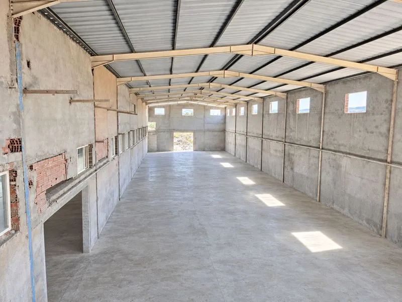 Local industriel 1 593 m² Djebel Oust