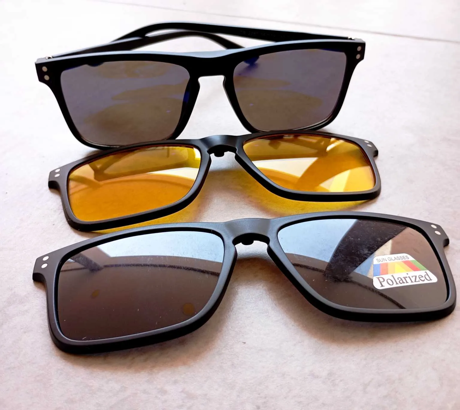 Lunette avec 3 appliques solaires ☀️