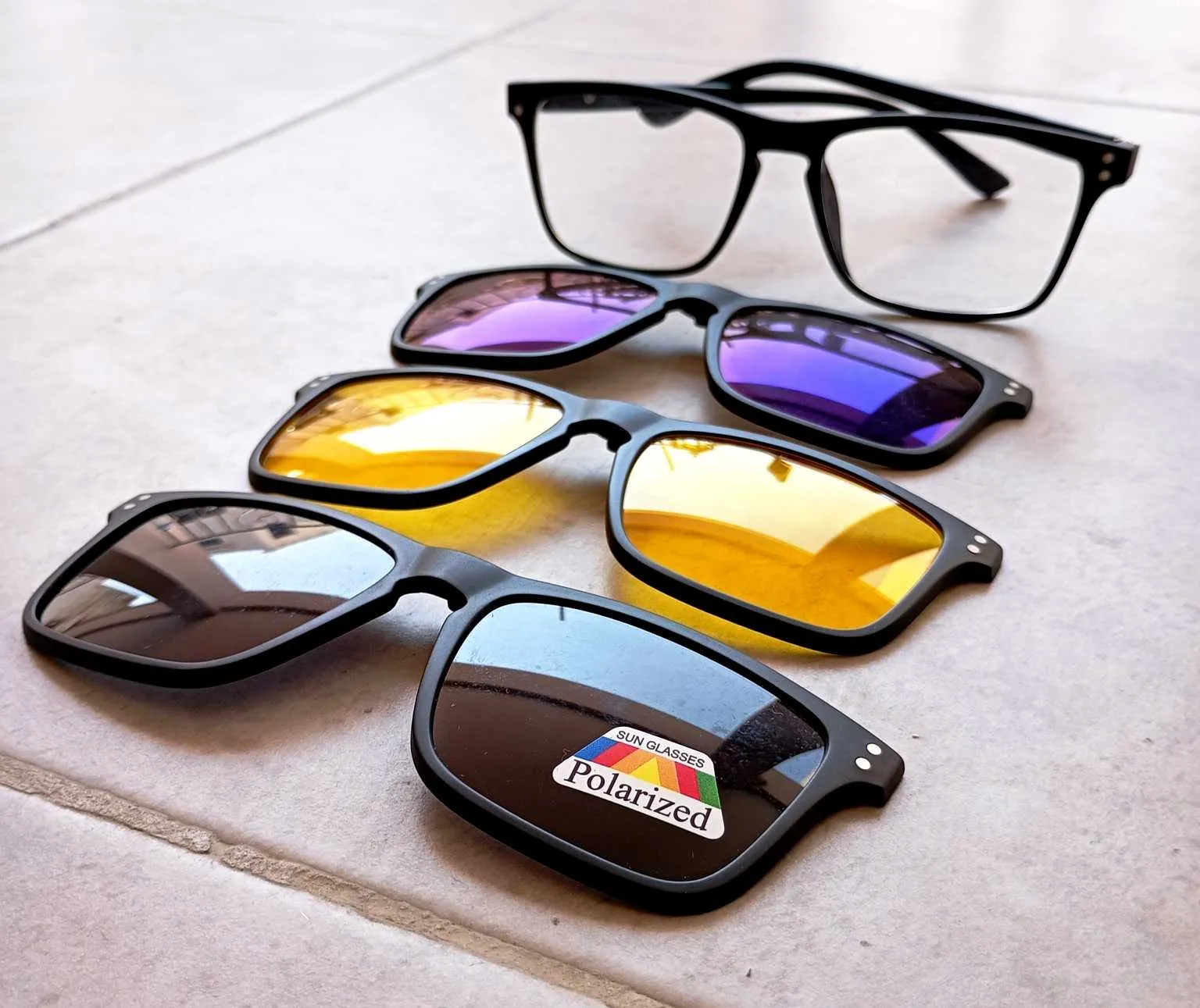 Lunette avec 3 appliques solaires ☀️