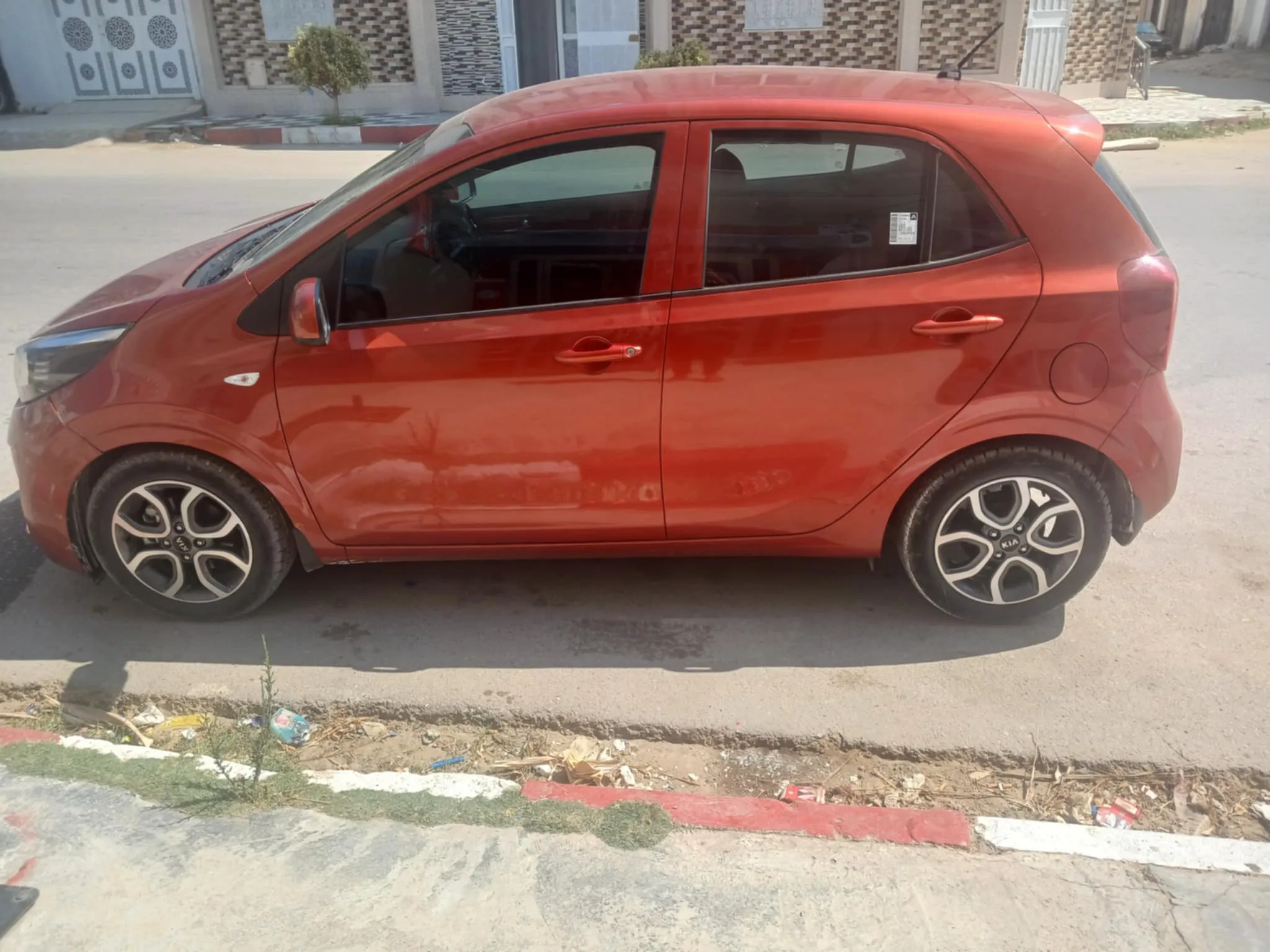 kia picanto modèle 2023 haja ndifa 3la e5er Li y7eb yetwasel m3aya 3la 92059309