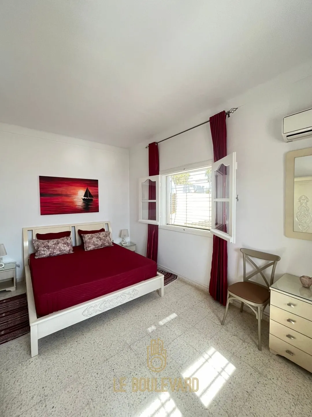 Location Estivale : Villa S+4 Pied Dans L'eau Avec Piscine à Benikhiar, Nabeul 