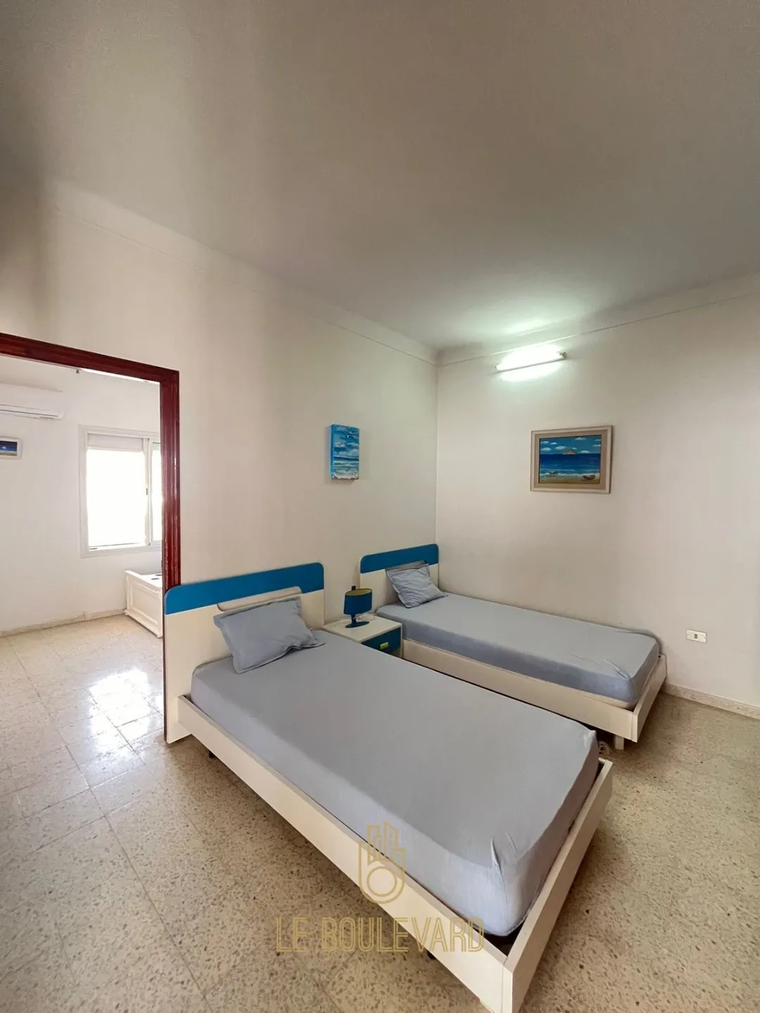Location Estivale : Villa S+4 Pied Dans L'eau Avec Piscine à Benikhiar, Nabeul 