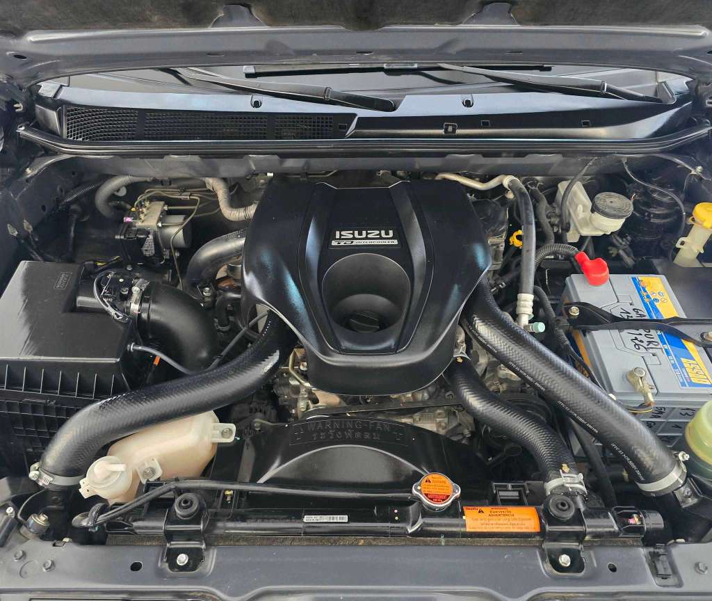 ⛔️ D-MAX LS  2021 4x4  خليجية) 2.5) ⛔️ 
     On accepte l'échange des voitures 