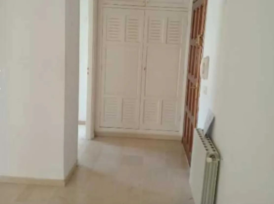 Location S2 vide à El Manar 1