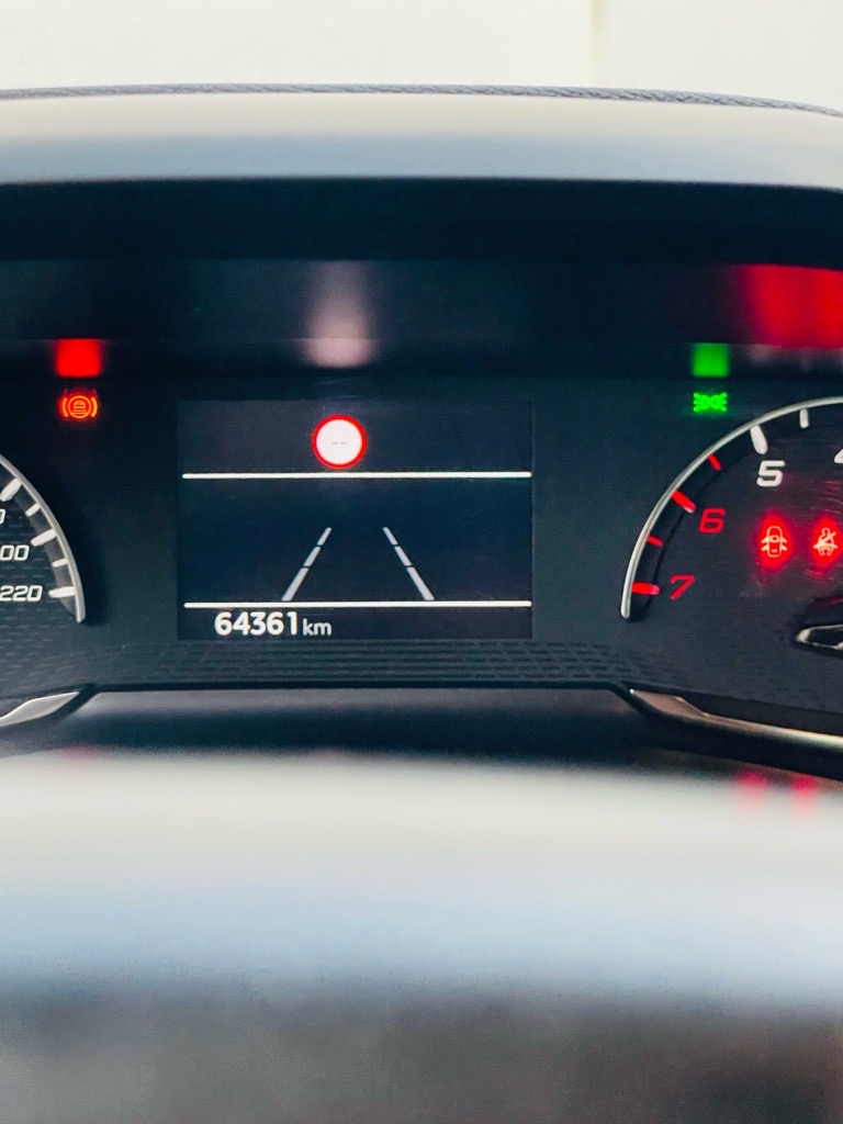 Peugeot 2008 ESSENCE 