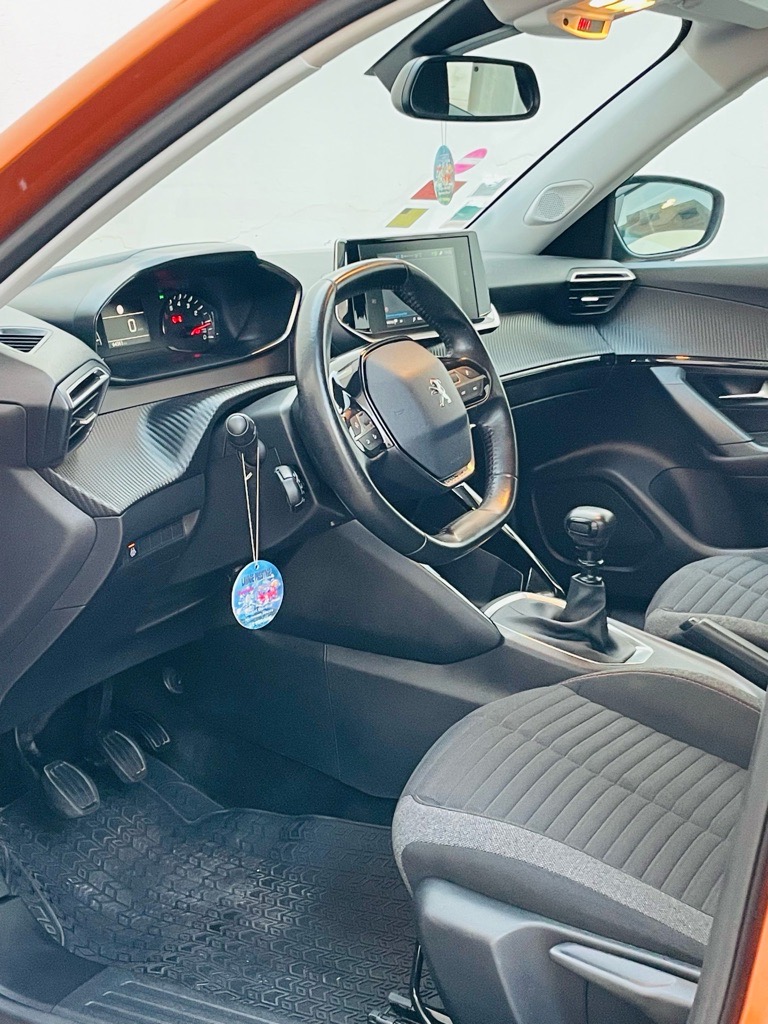 Peugeot 2008 ESSENCE 
