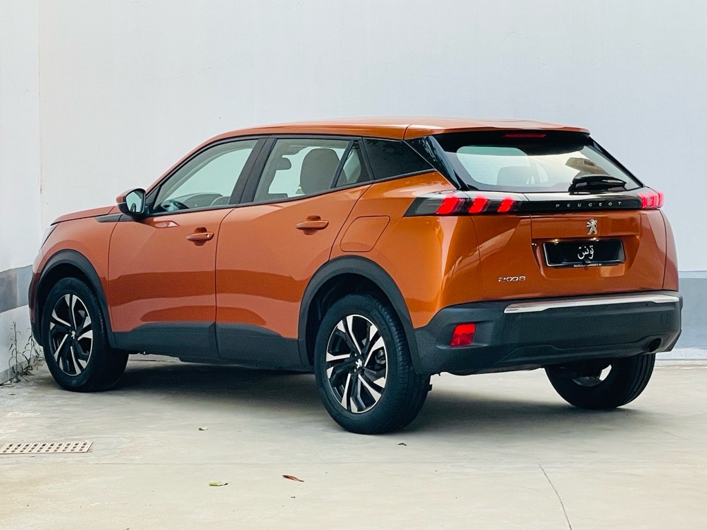 Peugeot 2008 ESSENCE 