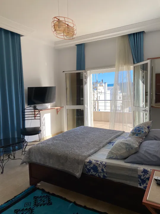 Élégante villa en bord de la mer avec piscine