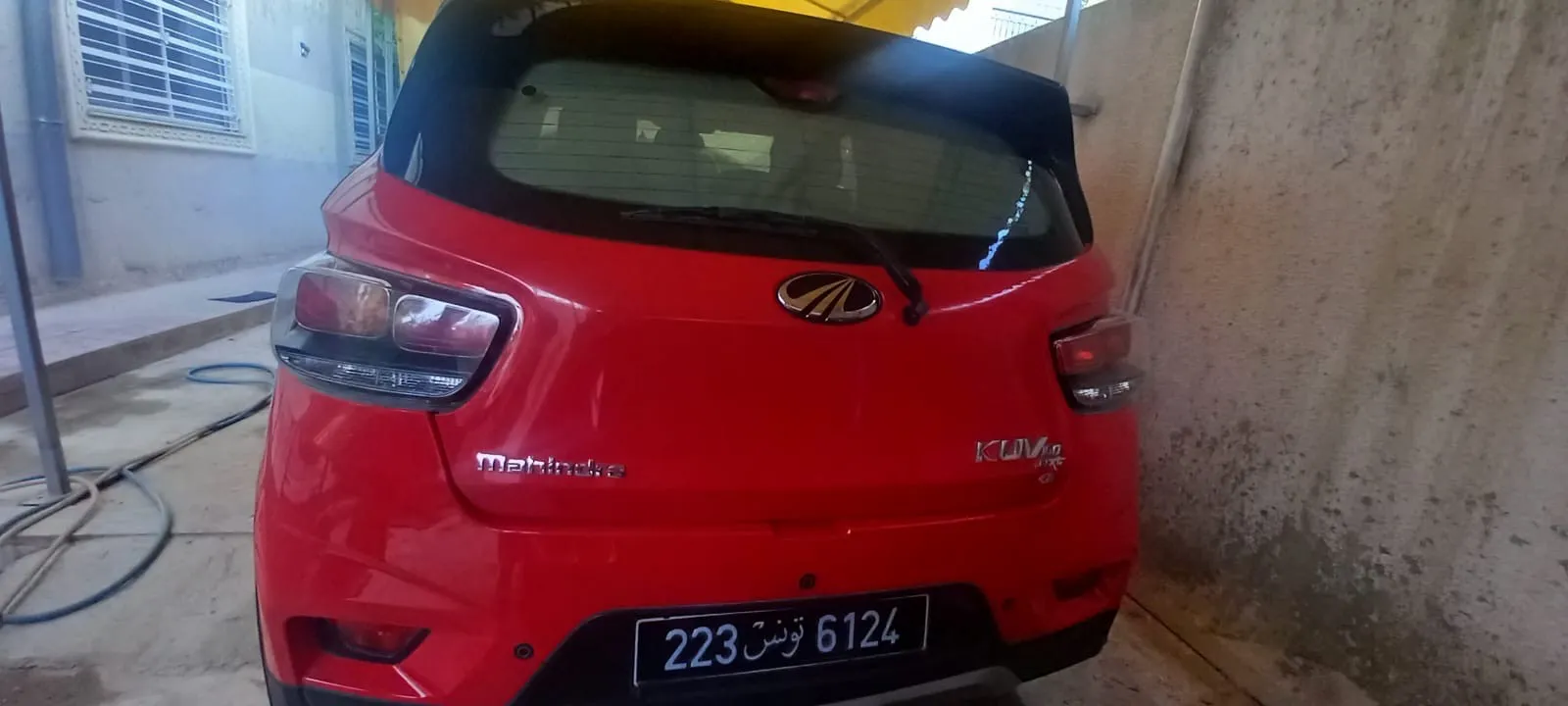 mahindra kuv 100 k8 