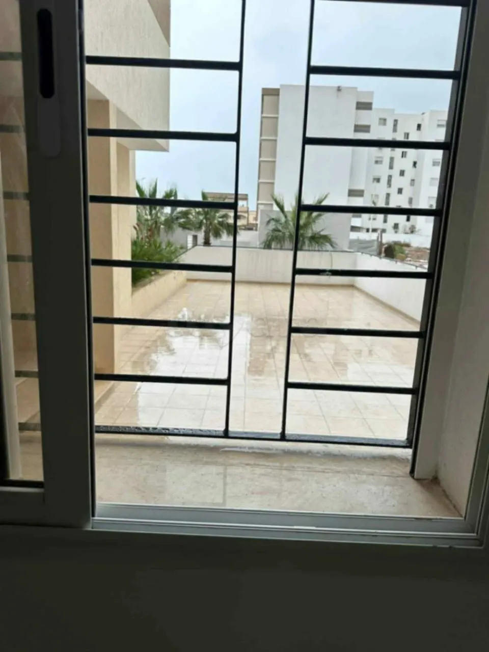 un appartement s+2 au RDC a louer situé a Borj Louzir Prés de Rond point l'Escale