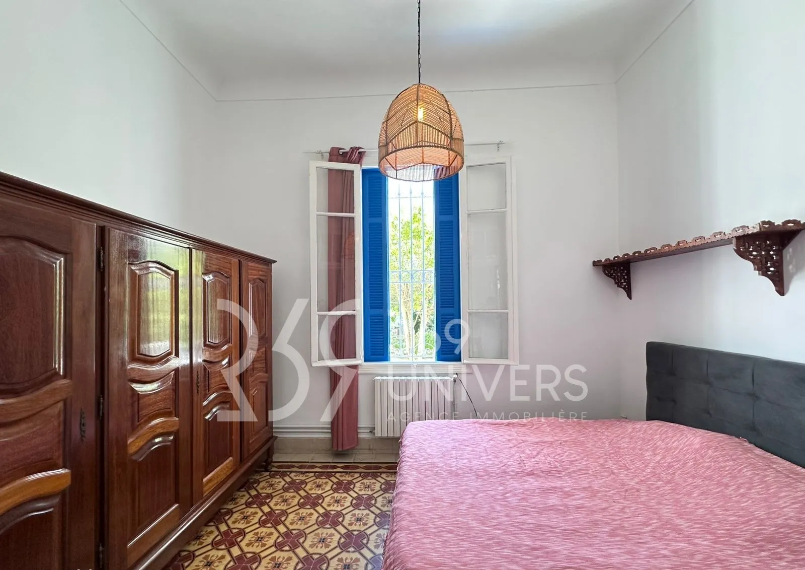 Villa plain pied meublée avec jardin à La Marsa