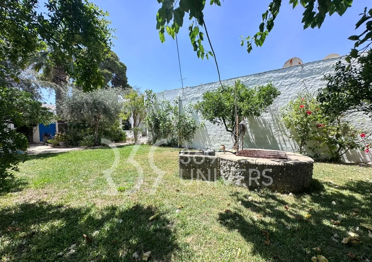 Villa plain pied meublée avec jardin à La Marsa