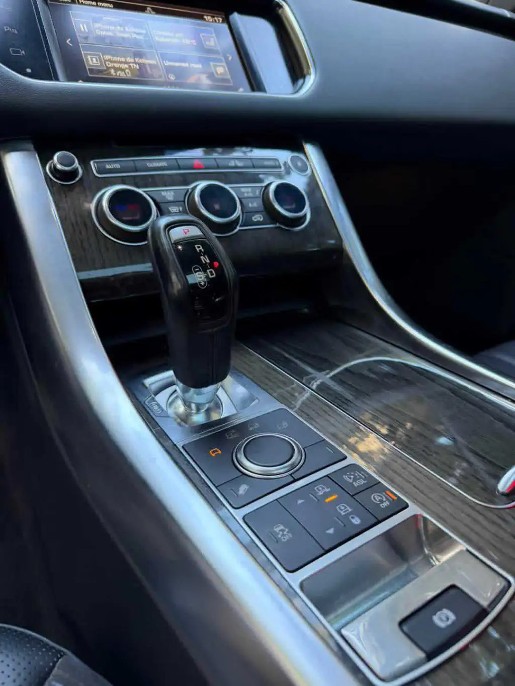  Range Rover Sport diesel 3L 2017 seri 258⛔️  
         ✨️On accepte l'échange des voitures