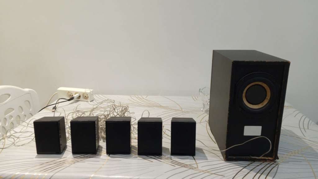 Subwoofer et 5 enceintes Samsung 