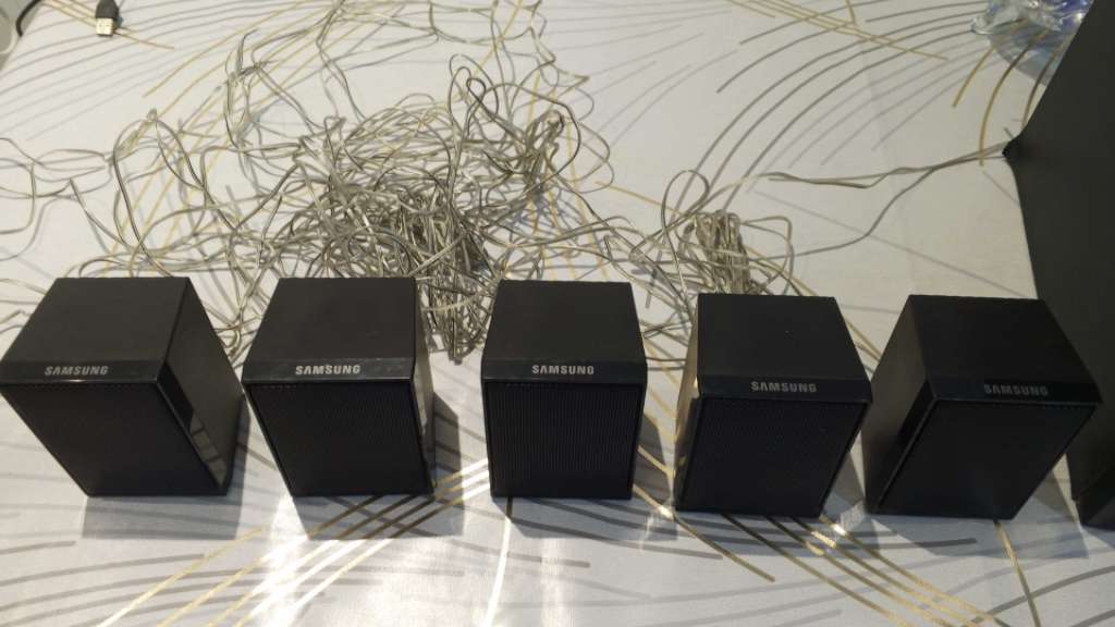 Subwoofer et 5 enceintes Samsung 