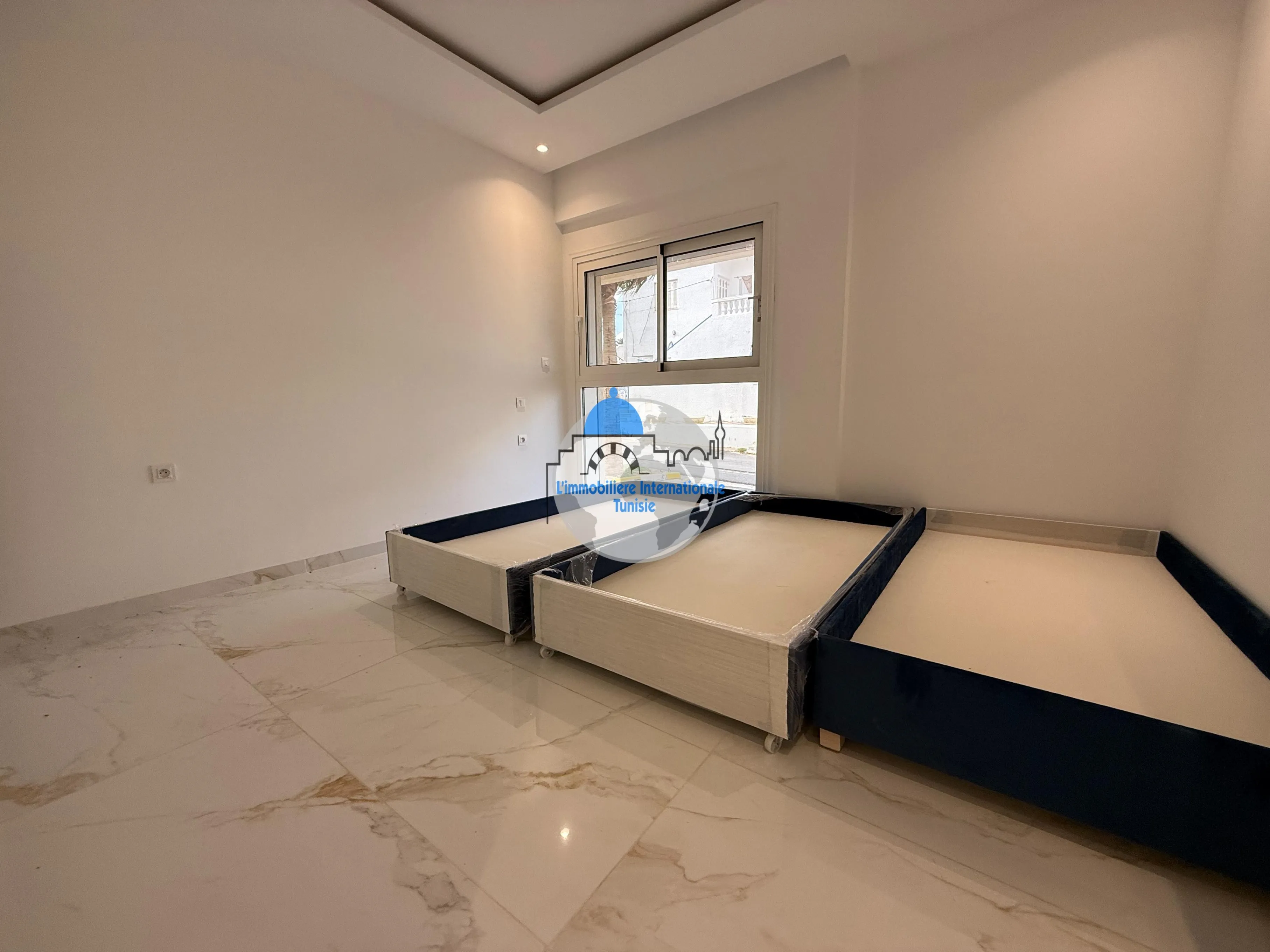  À 𝐕𝐞𝐧𝐝𝐫𝐞 | Appartement S+2 au RDC – Haut Standing   𝗧𝗮𝗻𝘁𝗮𝗻𝗮 – 𝗖𝗵𝗮𝘁𝘁 𝗠𝗮𝗿𝗶𝗮𝗺