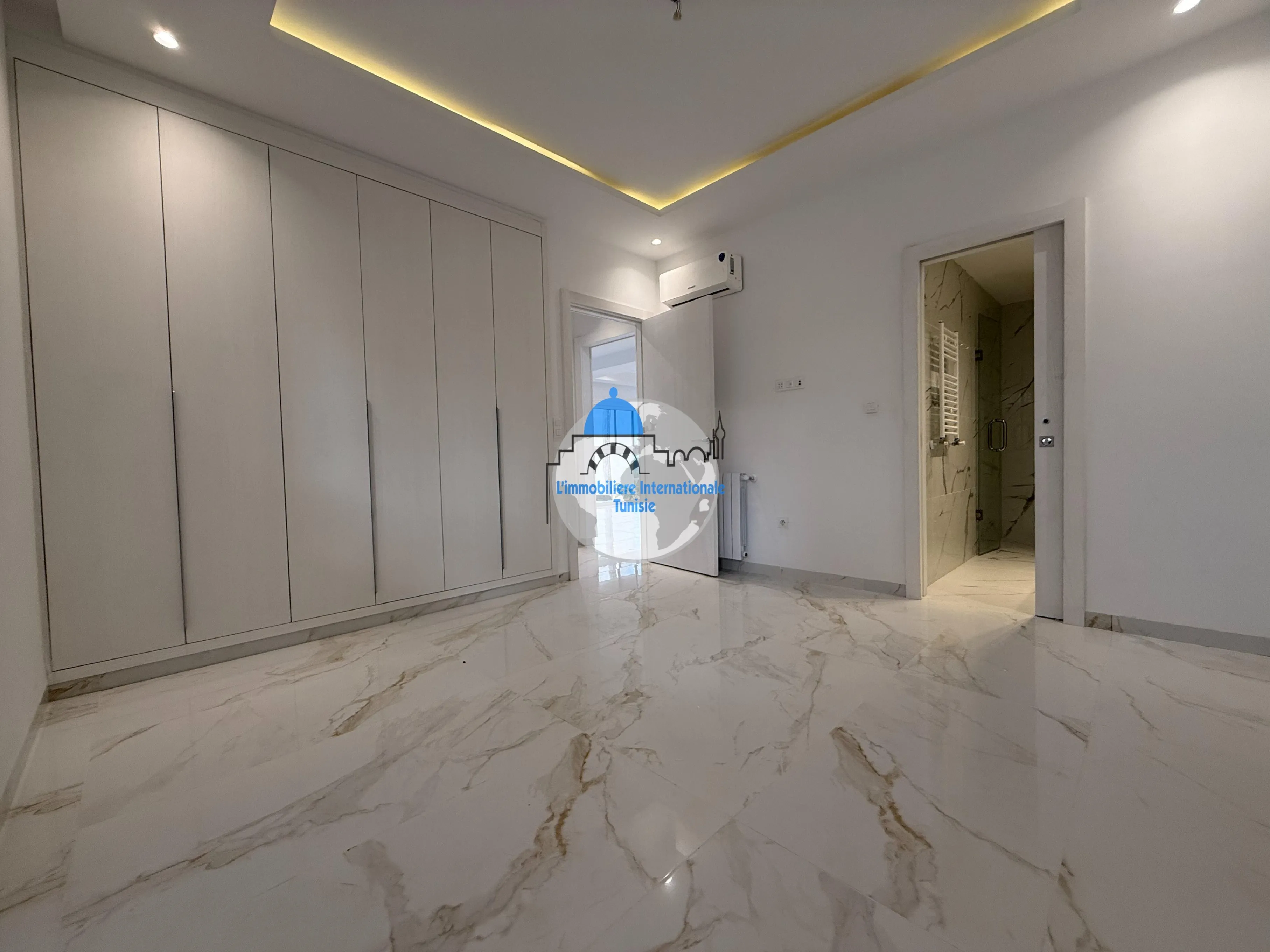  À 𝐕𝐞𝐧𝐝𝐫𝐞 | Appartement S+2 au RDC – Haut Standing   𝗧𝗮𝗻𝘁𝗮𝗻𝗮 – 𝗖𝗵𝗮𝘁𝘁 𝗠𝗮𝗿𝗶𝗮𝗺