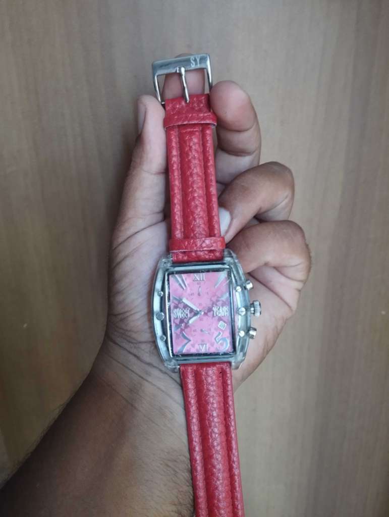 Montre Fashion Design Grand Format