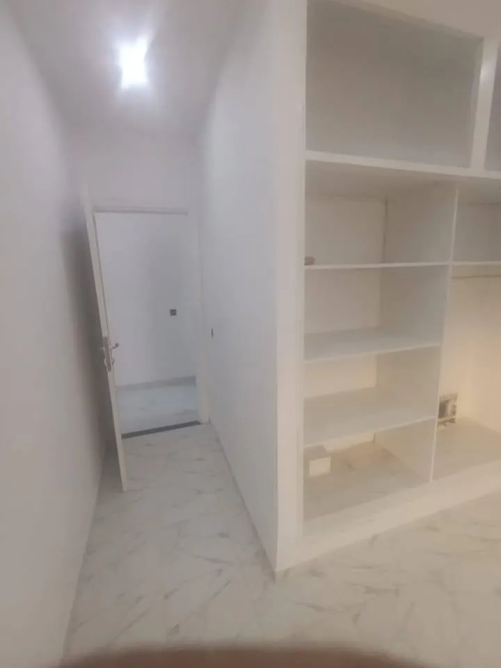 joli étage de villa semi meublé