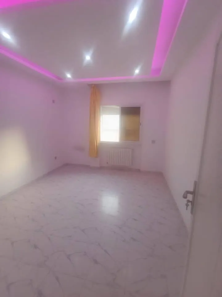 joli étage de villa semi meublé