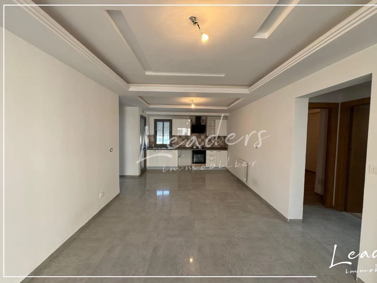 🏡 À Vendre – Appartement S+2 avec Piscine et Vue sur Colline à Kélibia 🏡