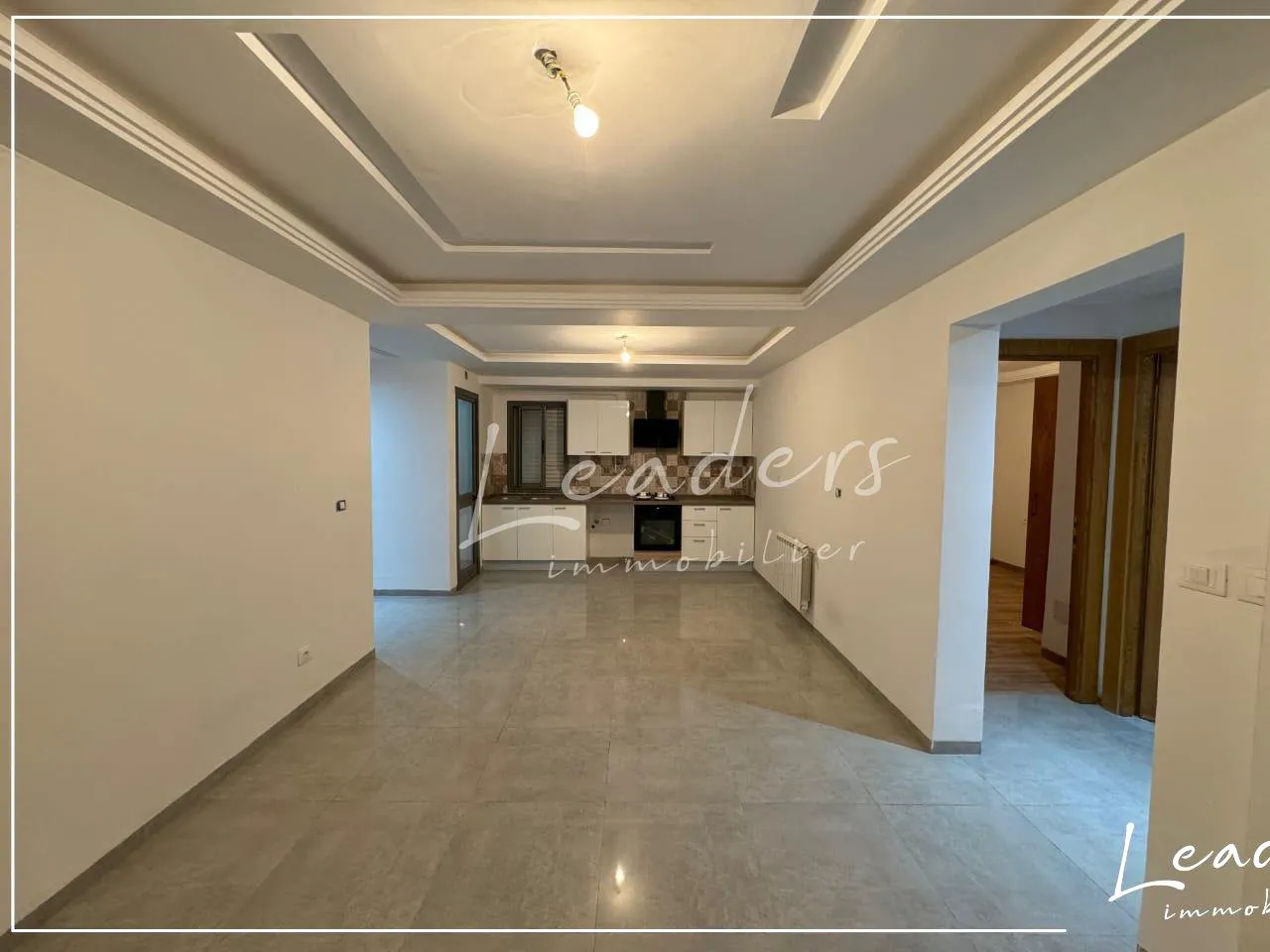 🏡 À Vendre – Appartement S+2 avec Piscine et Vue sur Colline à Kélibia 🏡