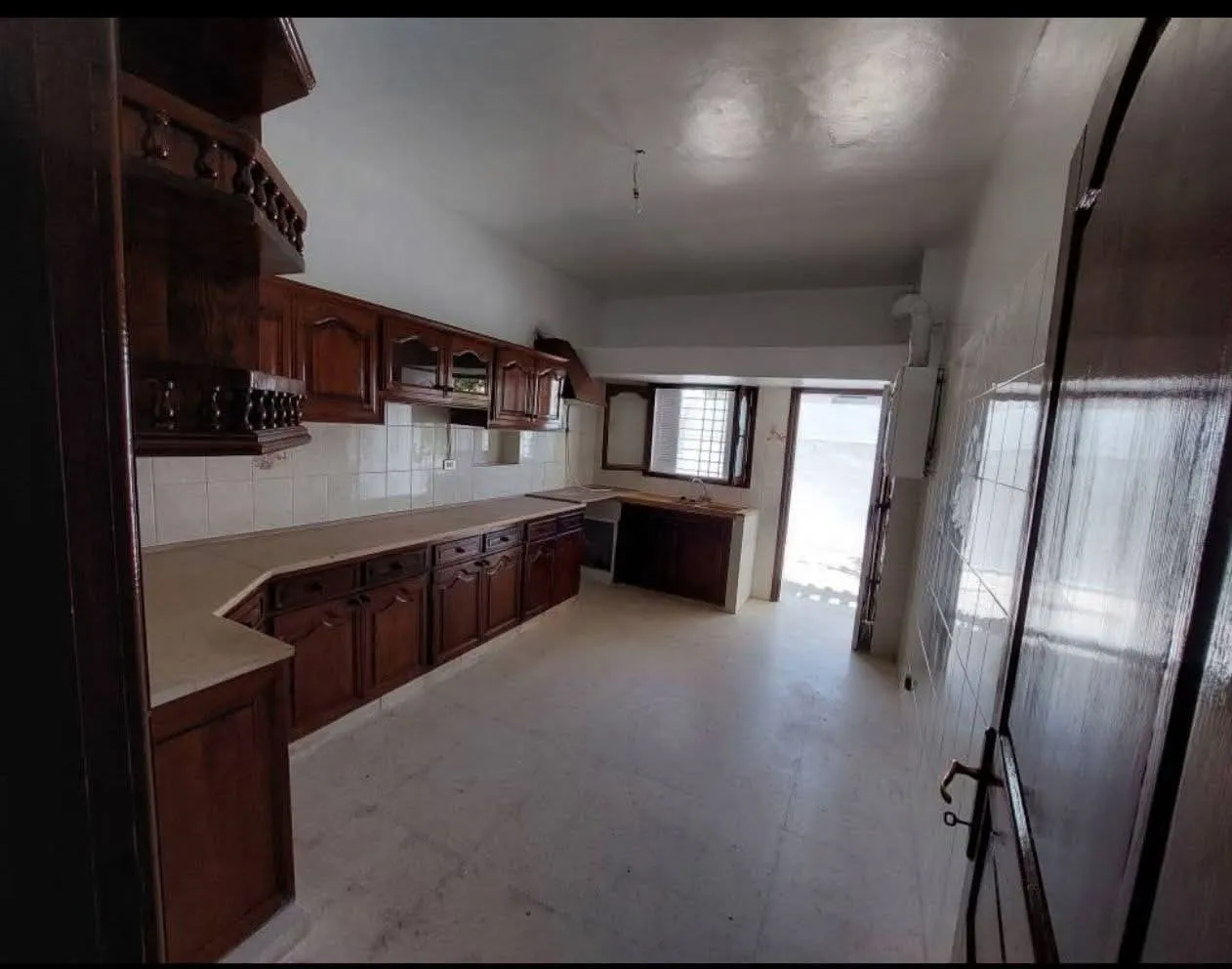 un spacieux rdc d'une villa s+3 a louer situé a Cité Ghazela