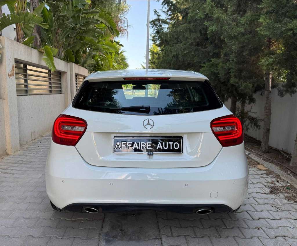 đ Mercedes A180 urban boĂźte automatiqueđ
đ on accepte l Ă©change des voitures