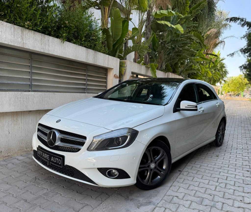 đ Mercedes A180 urban boĂźte automatiqueđ
đ on accepte l Ă©change des voitures