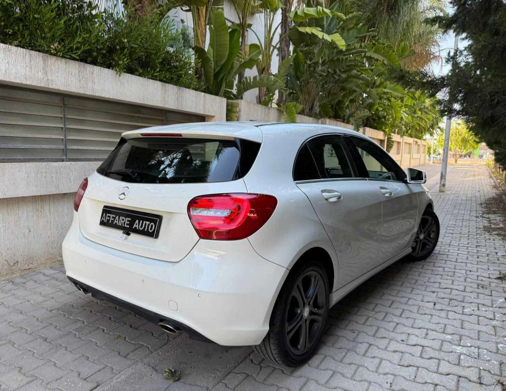 đ Mercedes A180 urban boĂźte automatiqueđ
đ on accepte l Ă©change des voitures