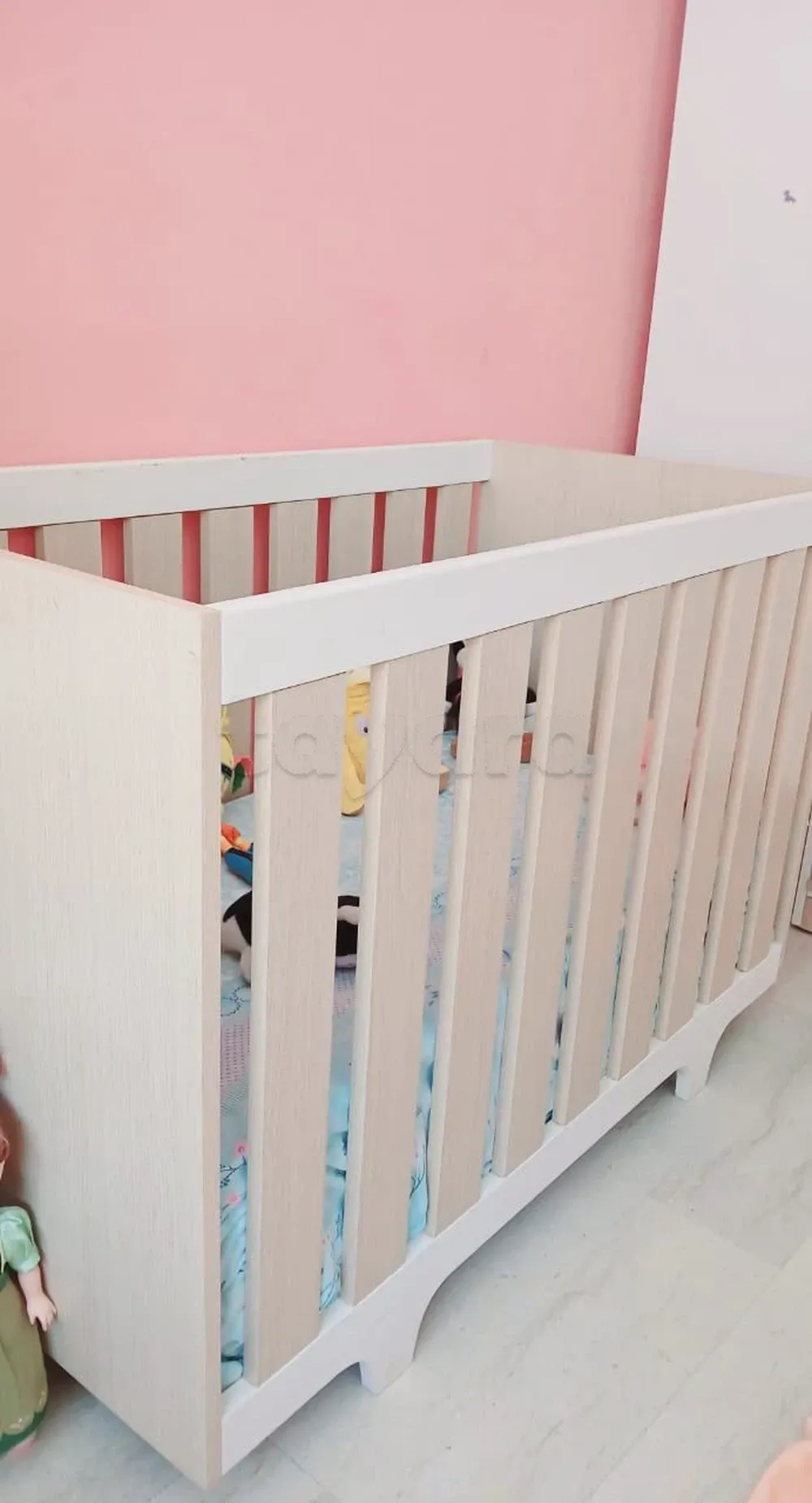 lit bébé en très bon état