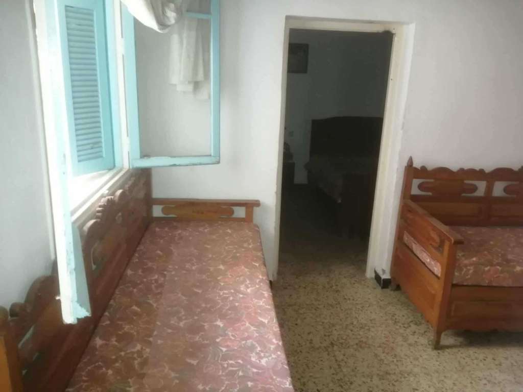 A vendre une maison cise à inb khaldoun à 15 min de bab saadoun