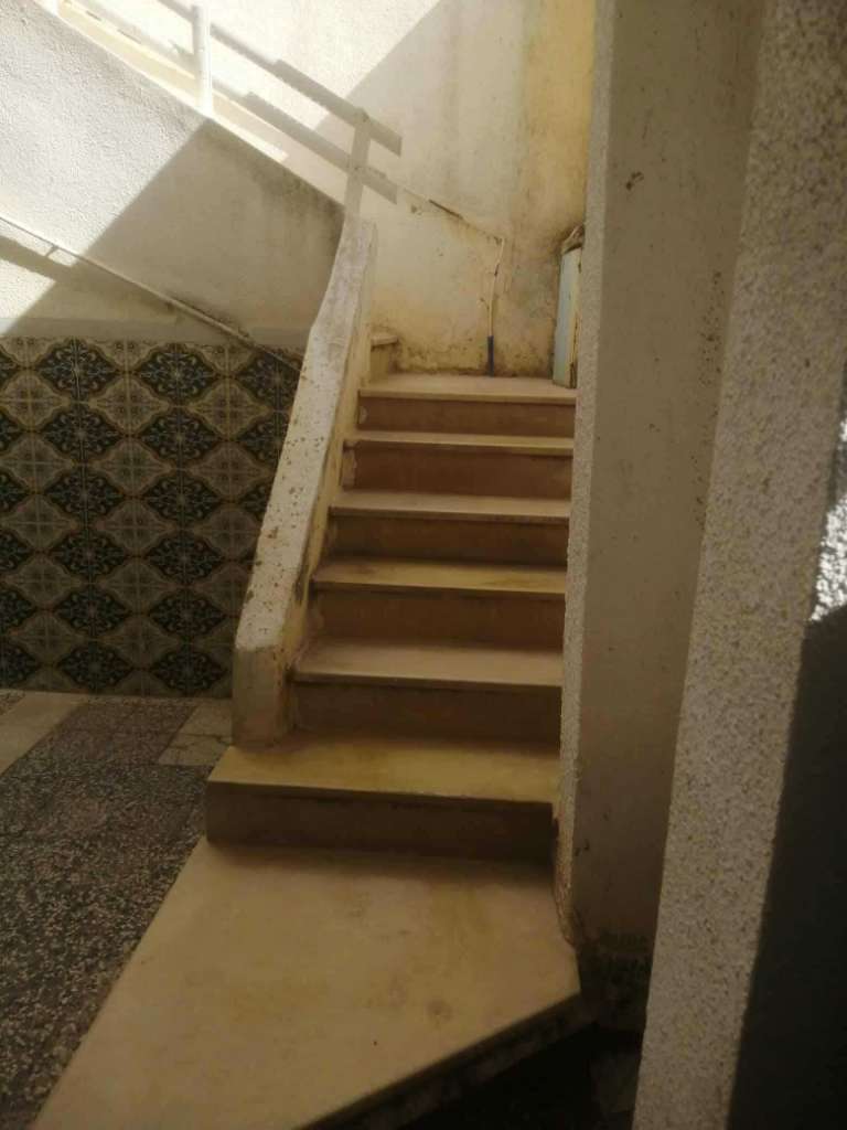 A vendre une maison cise à inb khaldoun à 15 min de bab saadoun