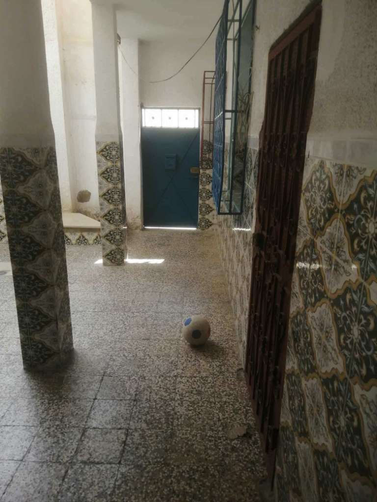 A vendre une maison cise à inb khaldoun à 15 min de bab saadoun