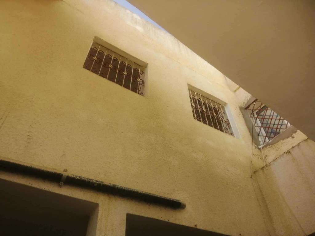 A vendre une maison cise à inb khaldoun à 15 min de bab saadoun