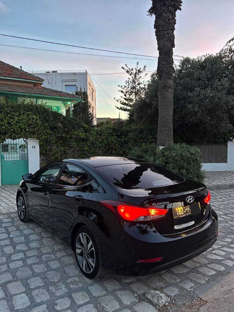 đđHYUNDAI ELANTRA -đđ