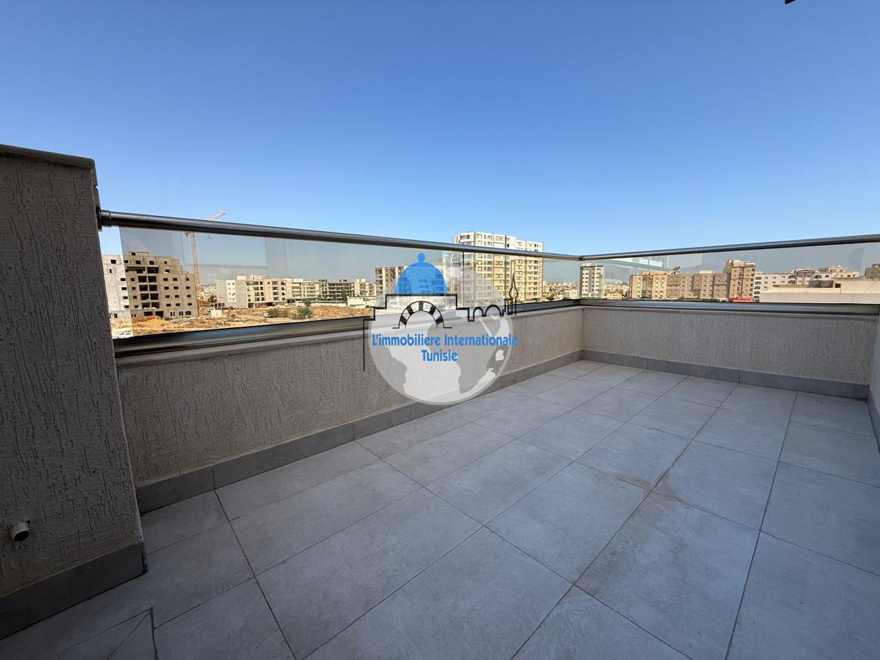luxe S+1 jamais habité, situé à Sahloul