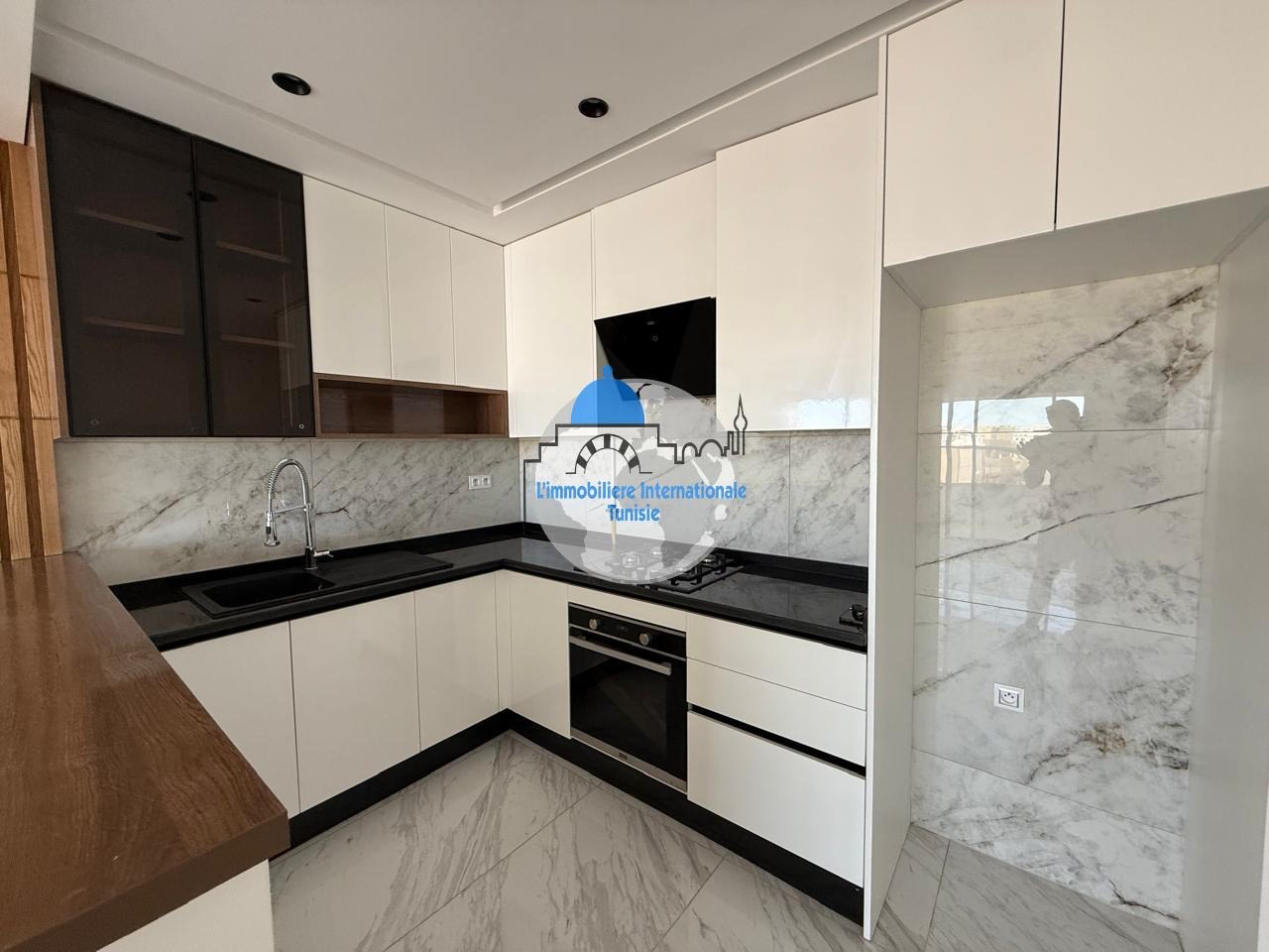 luxe S+1 jamais habité, situé à Sahloul