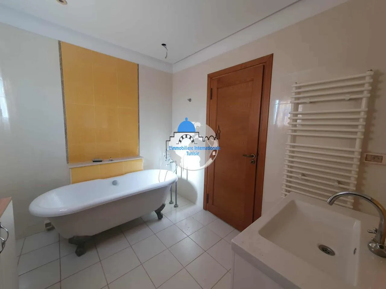 Appartement S+3 semi-meublé à louer à Cléopâtre Hammam Sousse