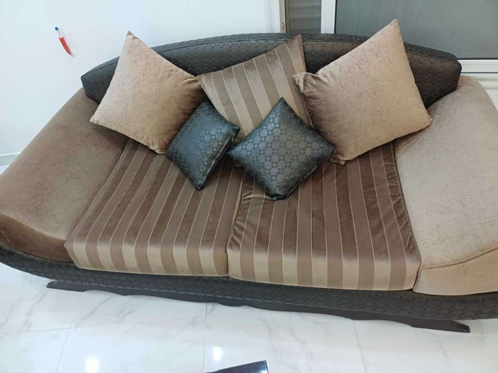 Sallon et table a vendre