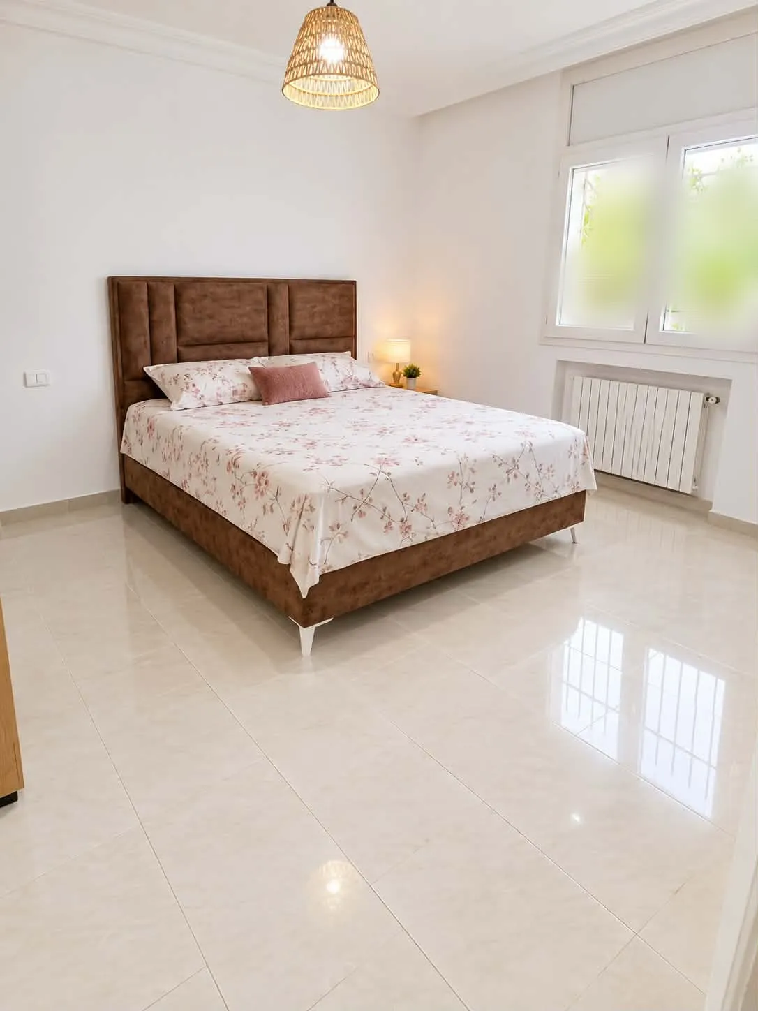 ENNASR 2 à louer RDC de Villa avec terrasse et jardin 