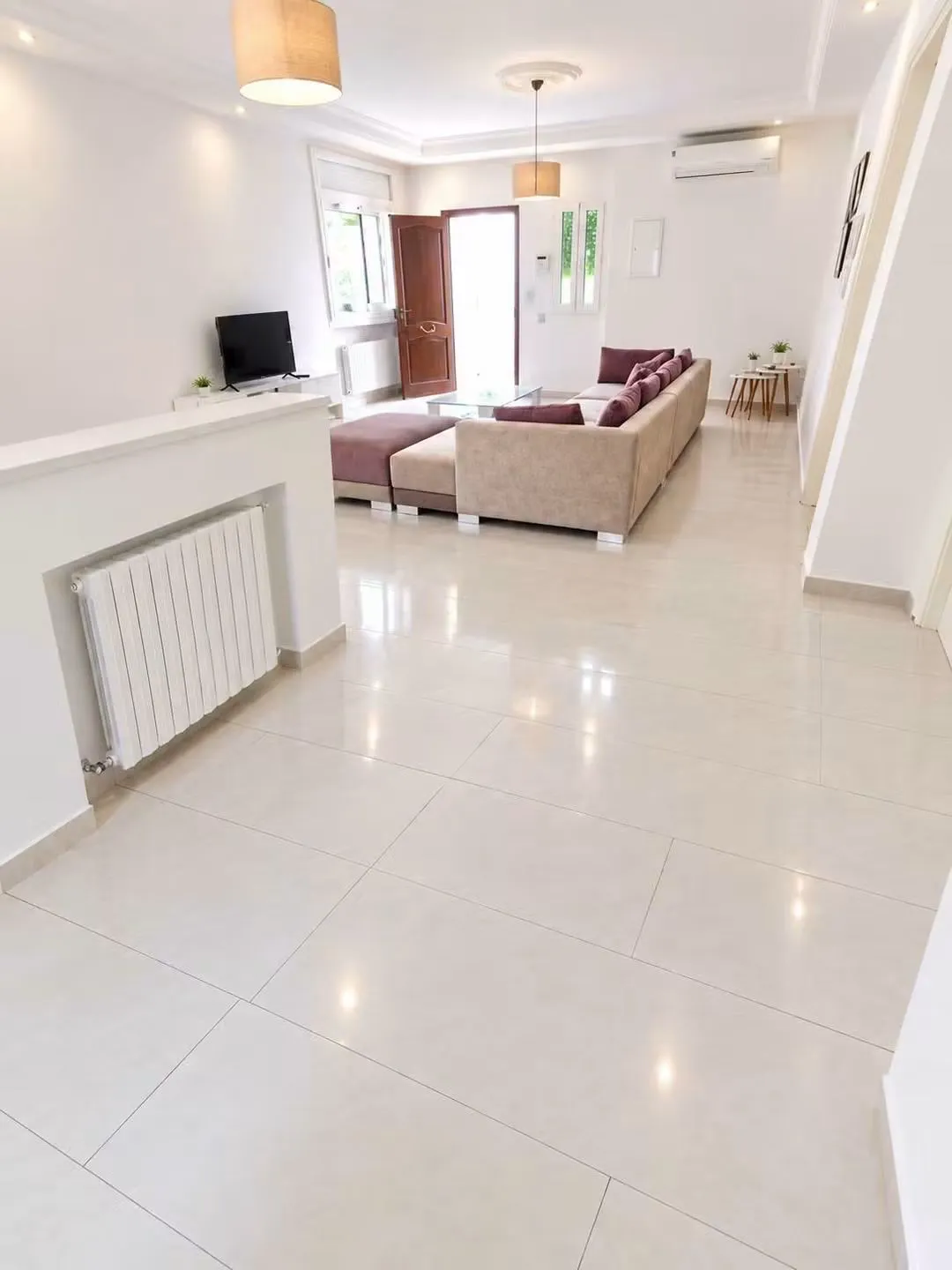 ENNASR 2 à louer RDC de Villa avec terrasse et jardin 