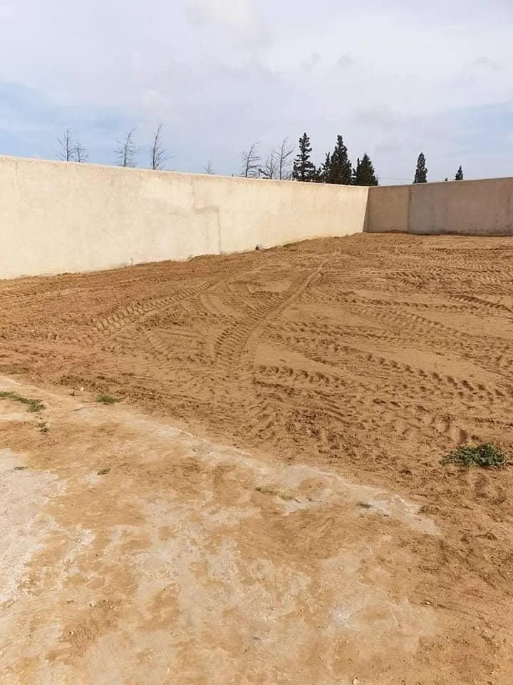 فرصة بش تملك أرض في الحمامات Terrain de 8200m² entièrement clôturé à HAMMAMET
