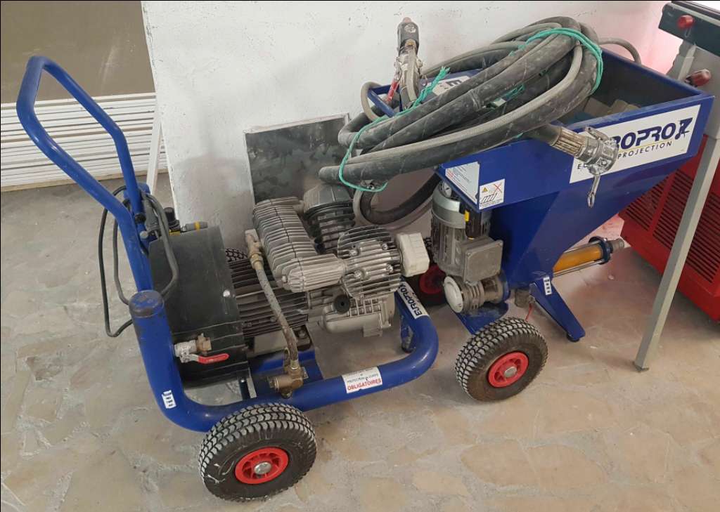 Machine à projection