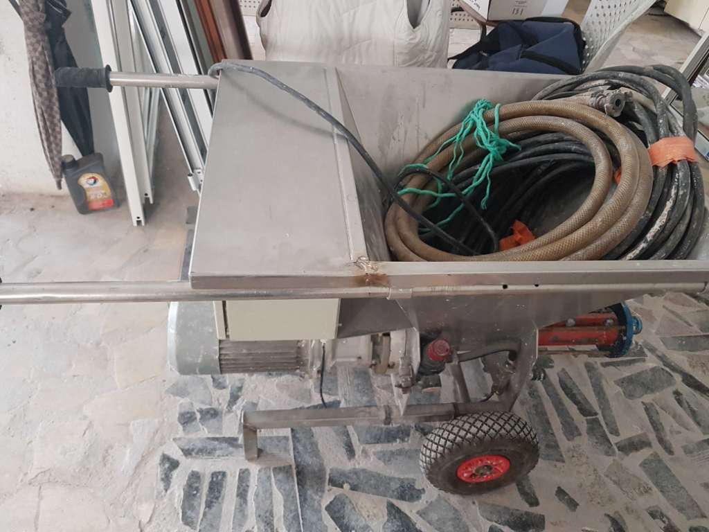 Machine à projection