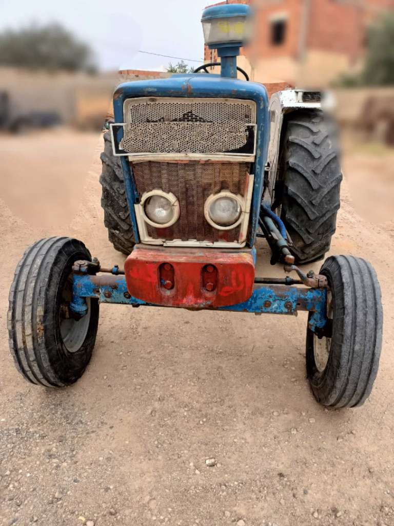 Tracteur Ford 5000