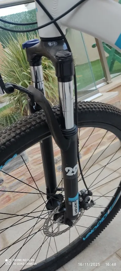 Vélo VTT VELOPIO 29 Pouces à Vendre - Excellent État ! Prix : 700