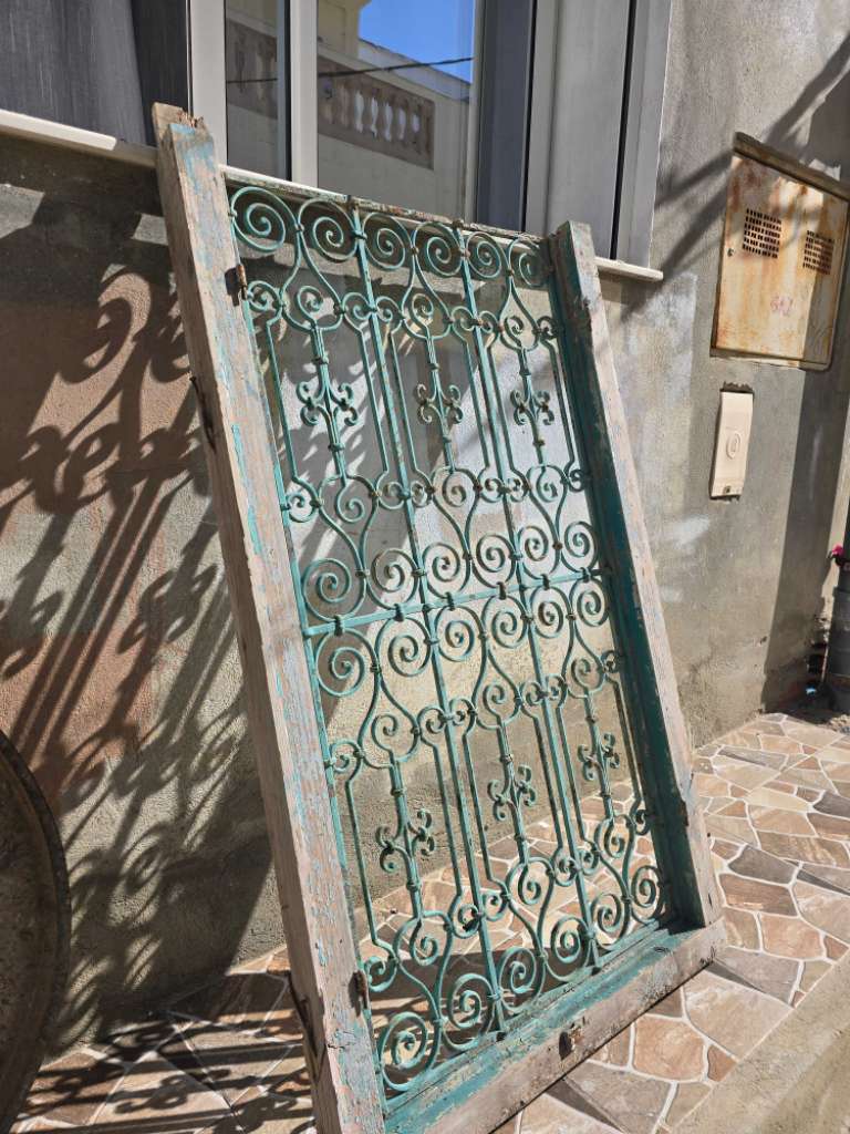 Trois fenêtres ancien décoratif